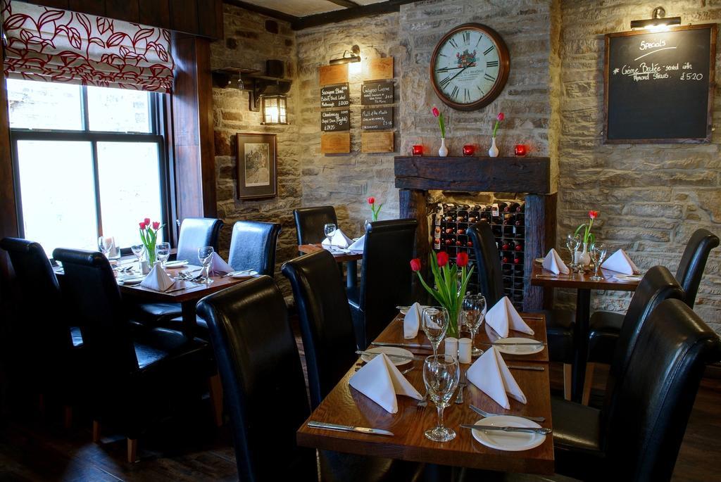 The Old White Lion Hotel Haworth Exterior foto